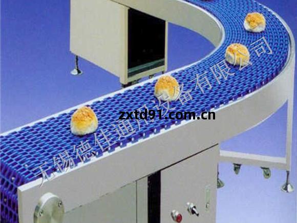 塑(su)料鏈板(ban)輸(shu)送(song)機(ji)