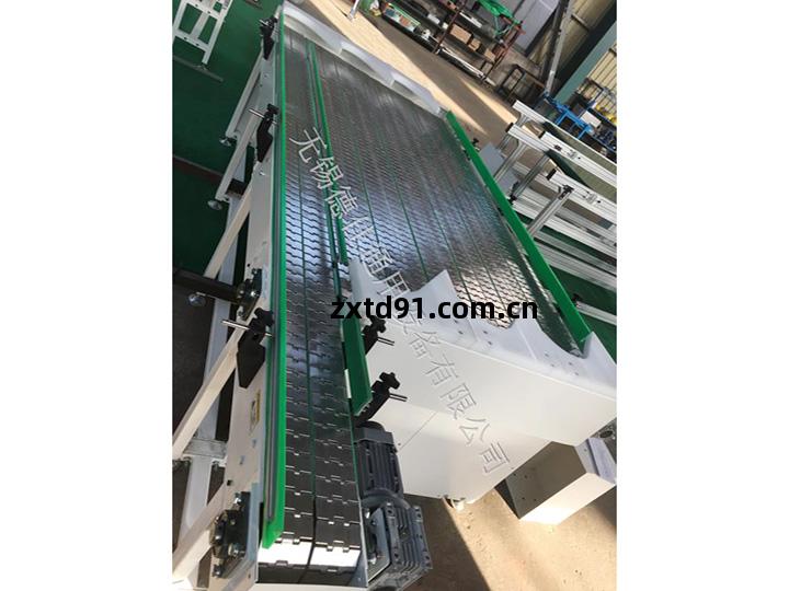 多排鏈板(ban)輸(shu)送(song)線(xian)